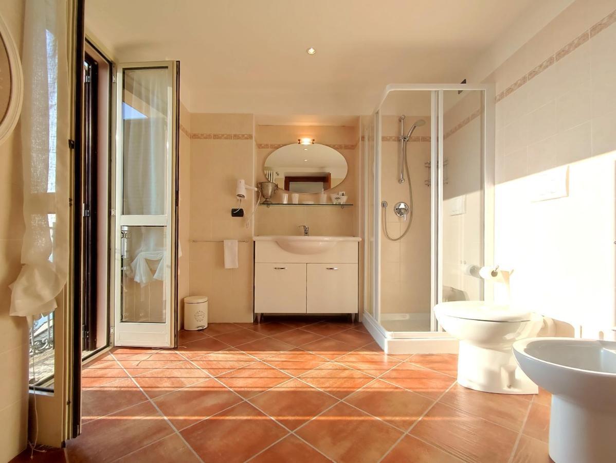 B&B Villa Regina Брунате Екстериор снимка