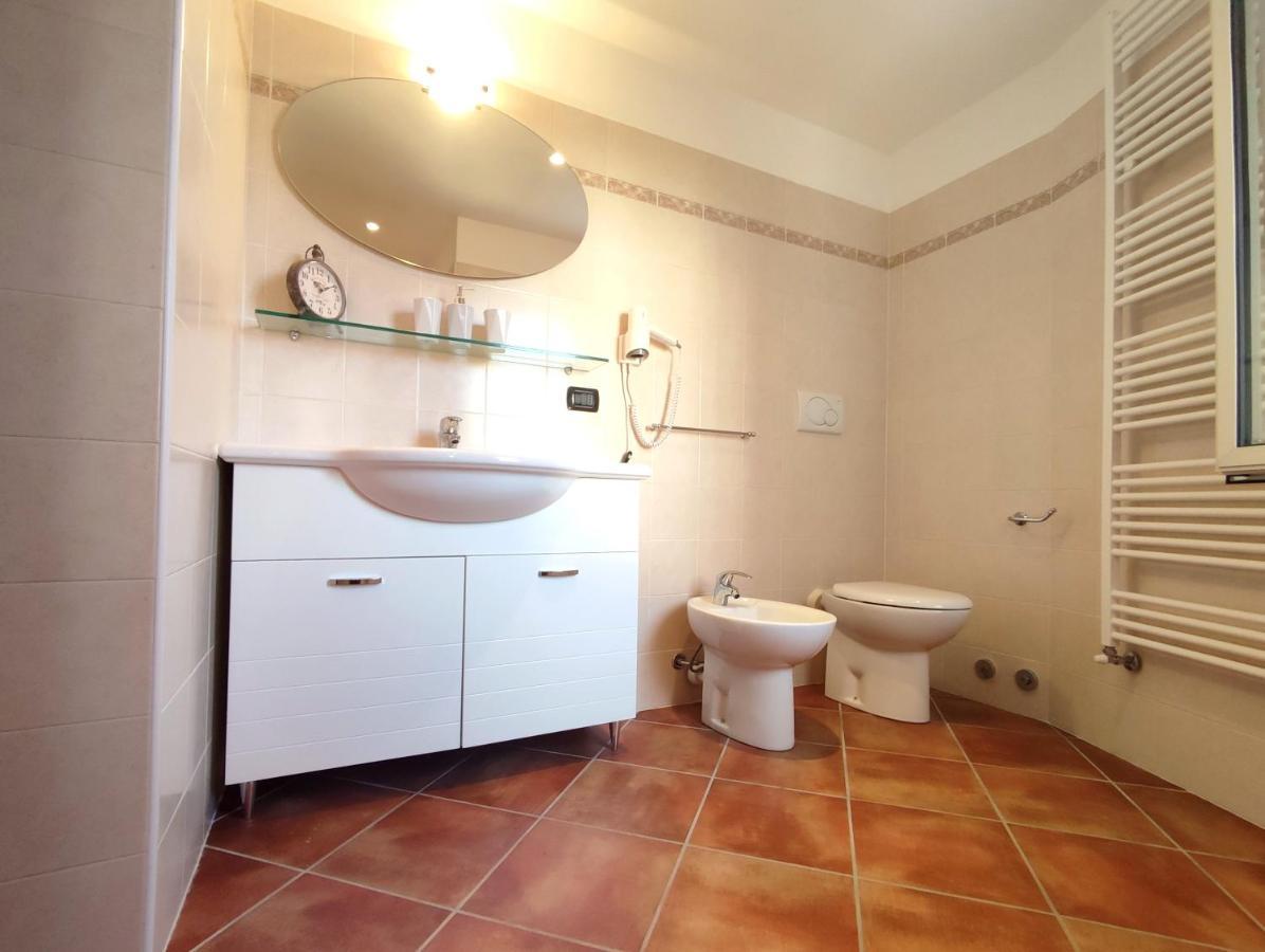 B&B Villa Regina Брунате Екстериор снимка