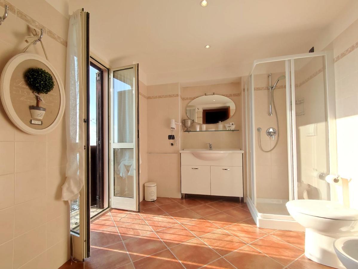 B&B Villa Regina Брунате Екстериор снимка